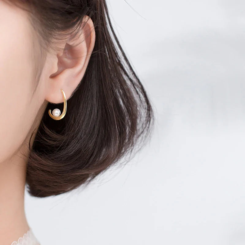 Elizabeth Pearl Drop Earrings