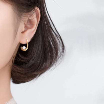 Elizabeth Pearl Drop Earrings