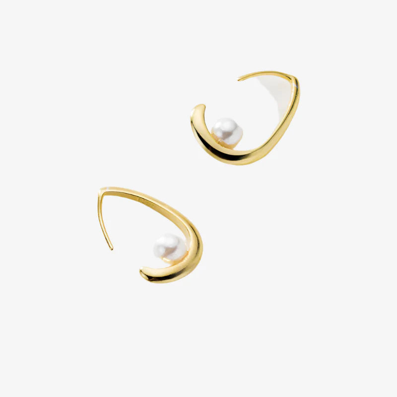 Elizabeth Pearl Drop Earrings