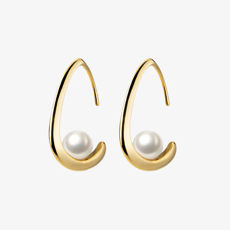 Elizabeth Pearl Drop Earrings