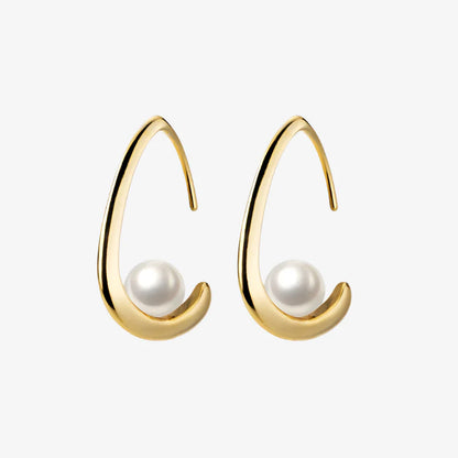 Elizabeth Pearl Drop Earrings